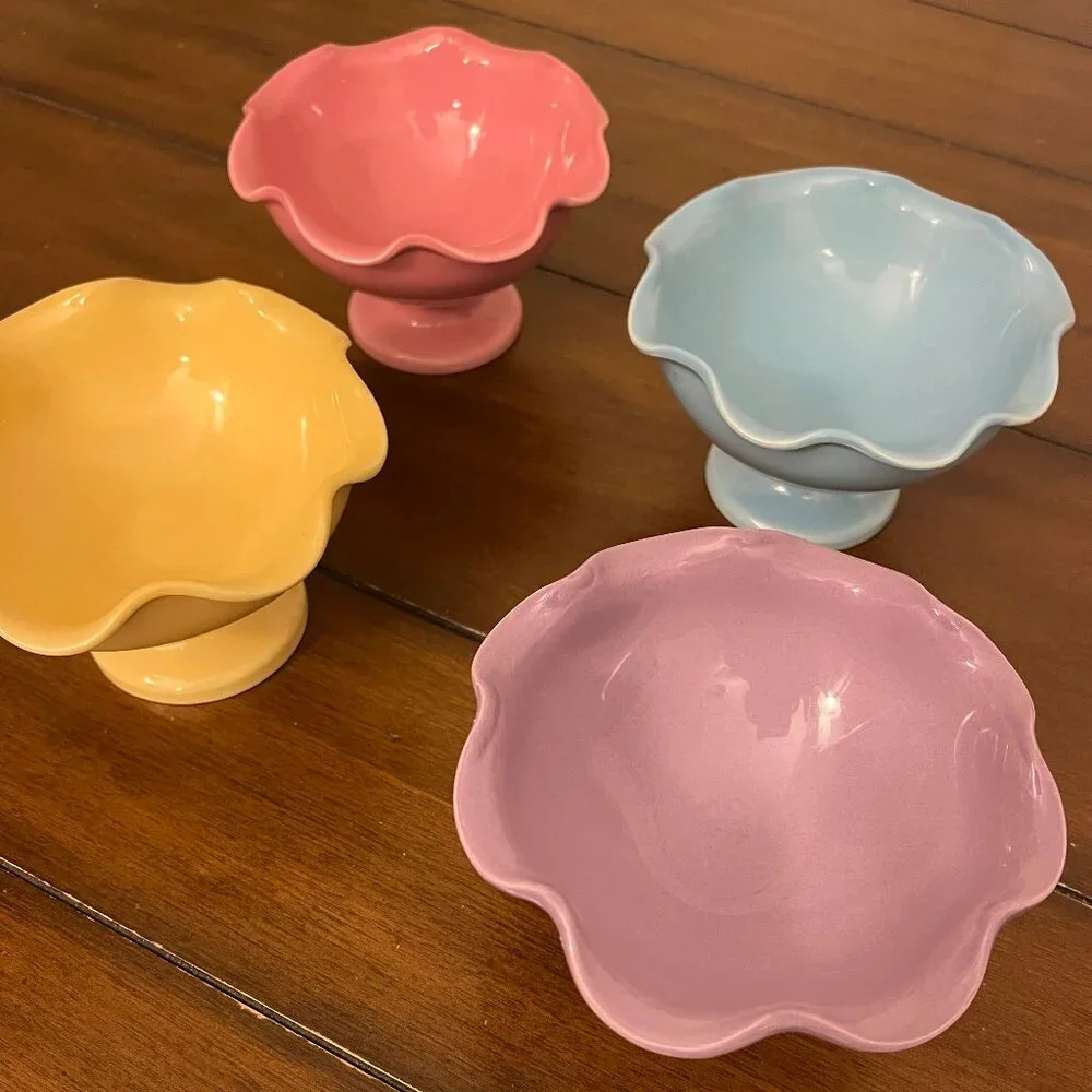 Williams Sonoma Set of 4 Scallop Edge Bowls On Pedestal NEW